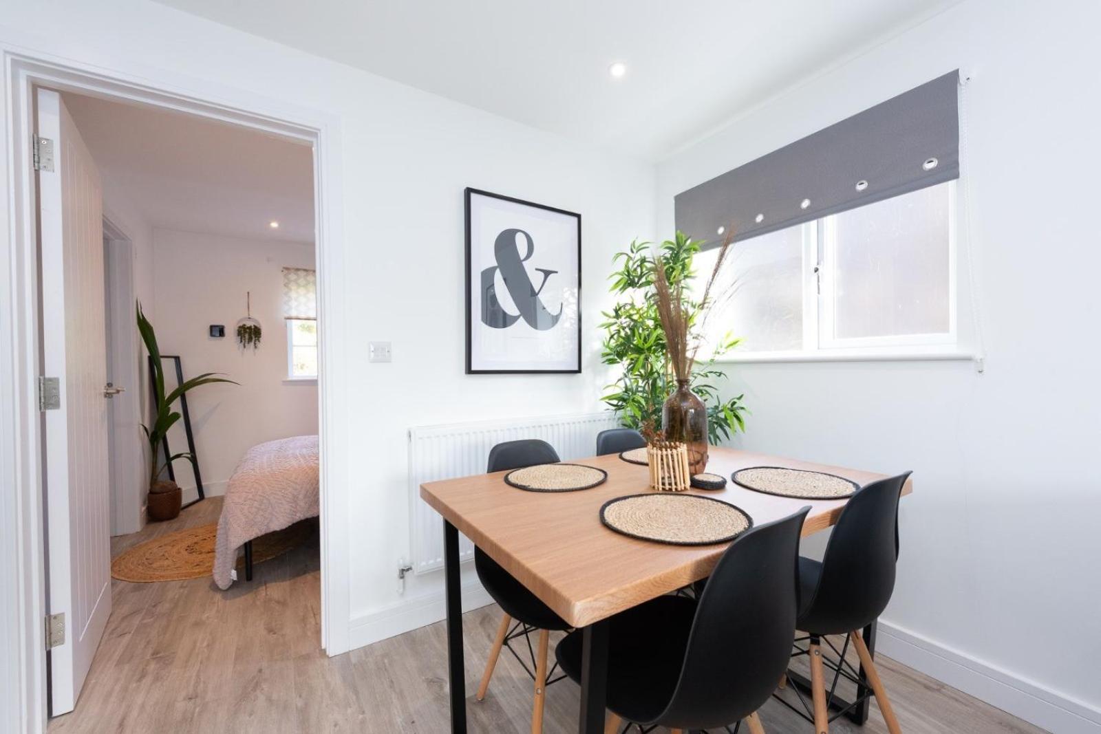 Bridge House Apartments - Free Parking Shottery Eksteriør bilde