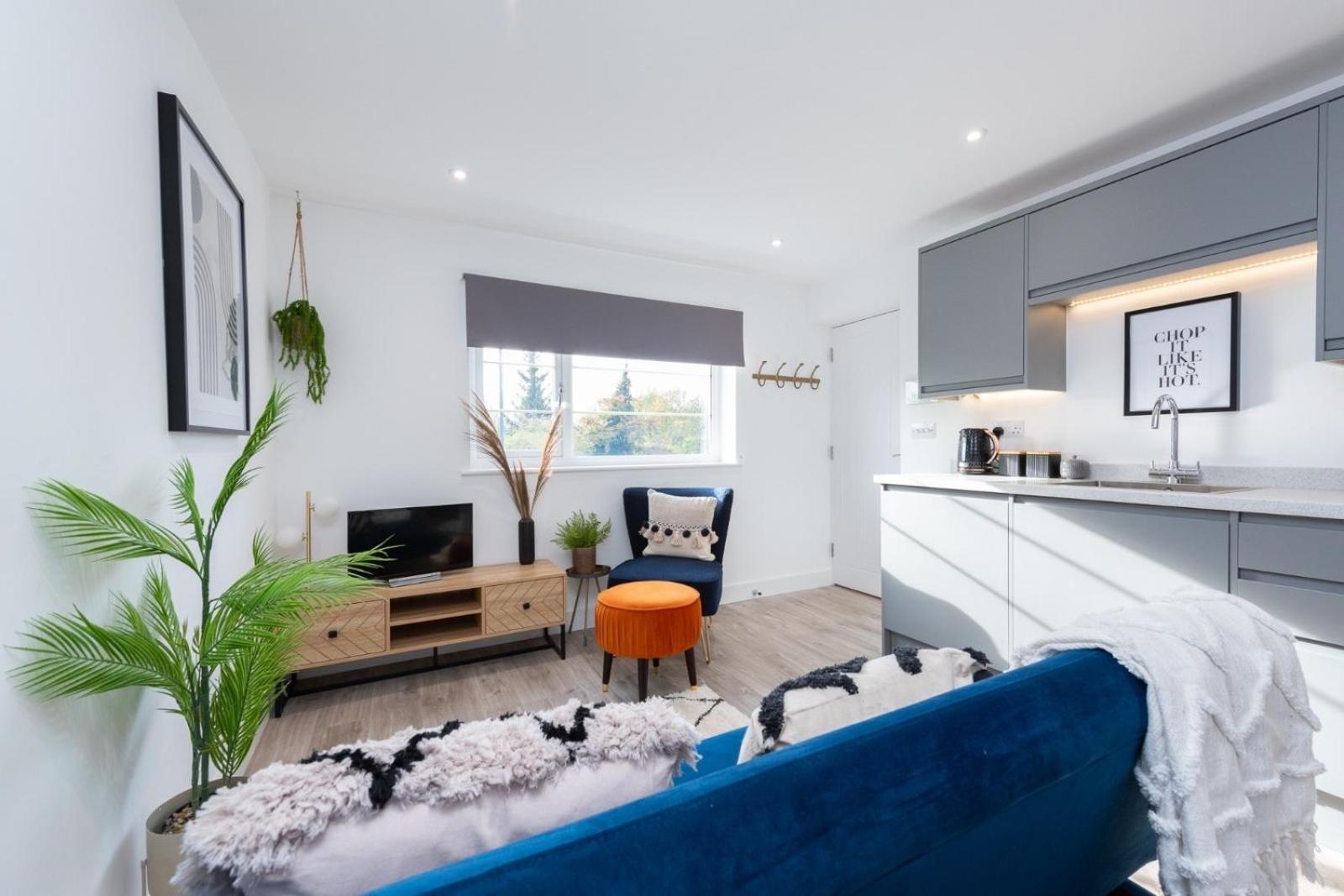 Bridge House Apartments - Free Parking Shottery Eksteriør bilde